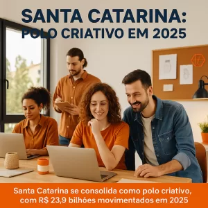 Empreendedores criativos em coworking em Florianópolis, colaborando em laptops e mesas de trabalho com elementos em laranja