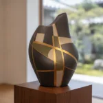 Peça artesanal decorada por design moderno